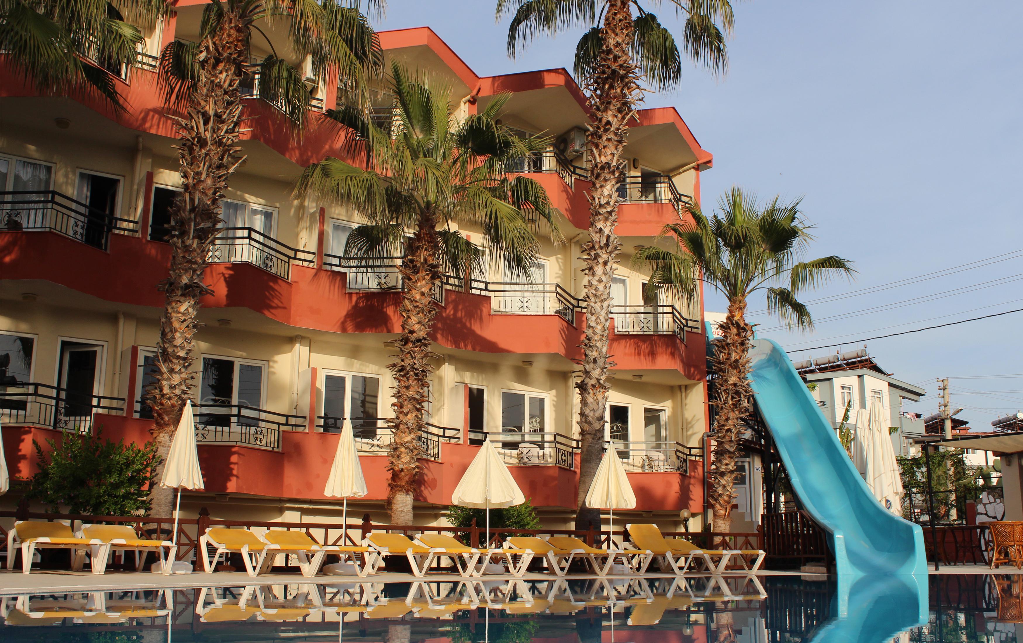 Semoris Hotel Side Exterior photo