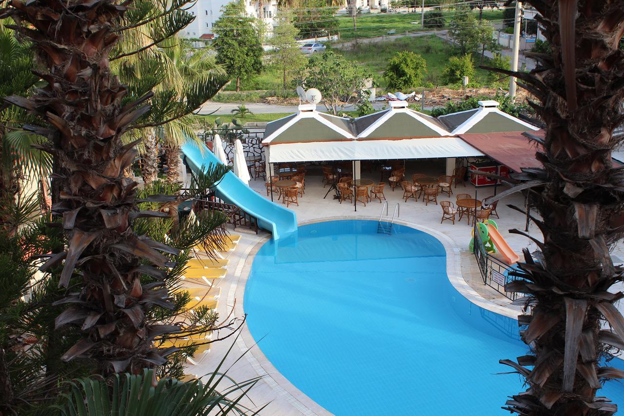 Semoris Hotel Side Exterior photo